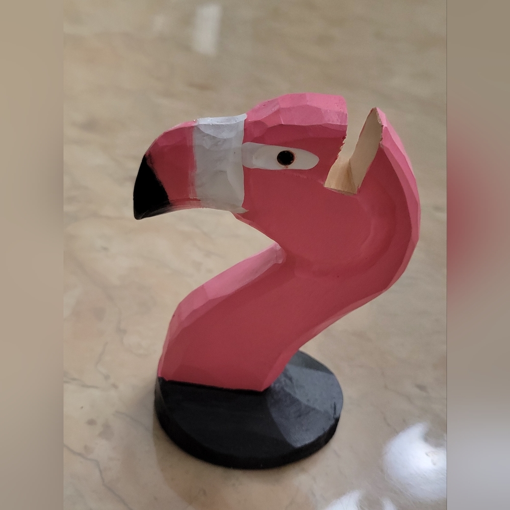 Flamingo eyeglass stand